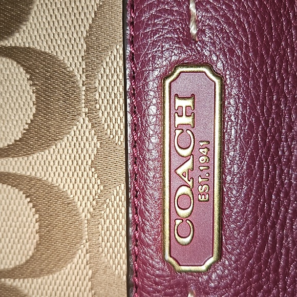 COACH AUTHENTIC F23297 PARK CARRIE SIGNATURE SATCHEL BURGUNDY COLOR PREOWNED - Picture 12 of 15
